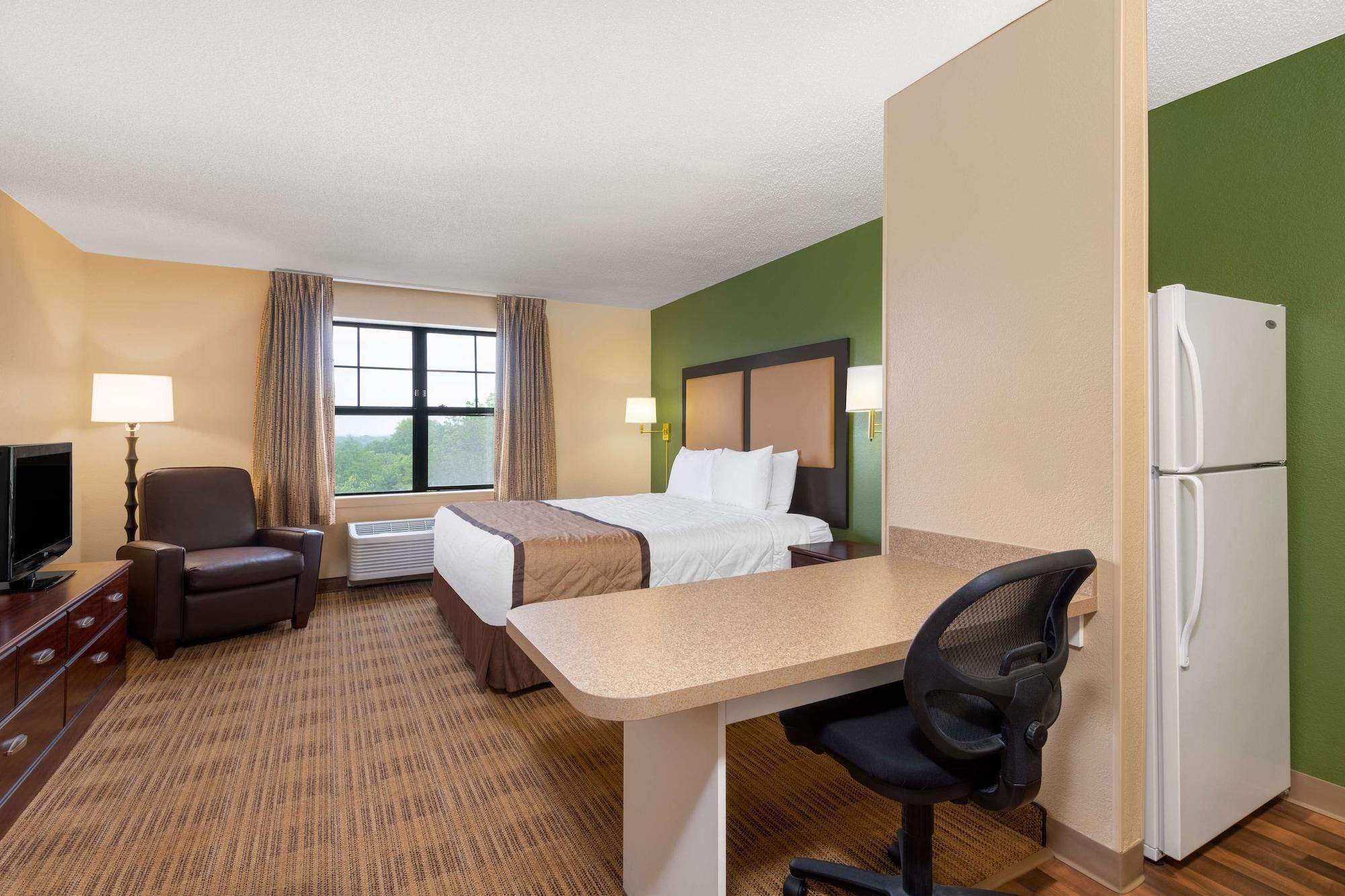 Extended Stay America Suites - Chicago - Woodfield Mall Schaumburg Exterior photo