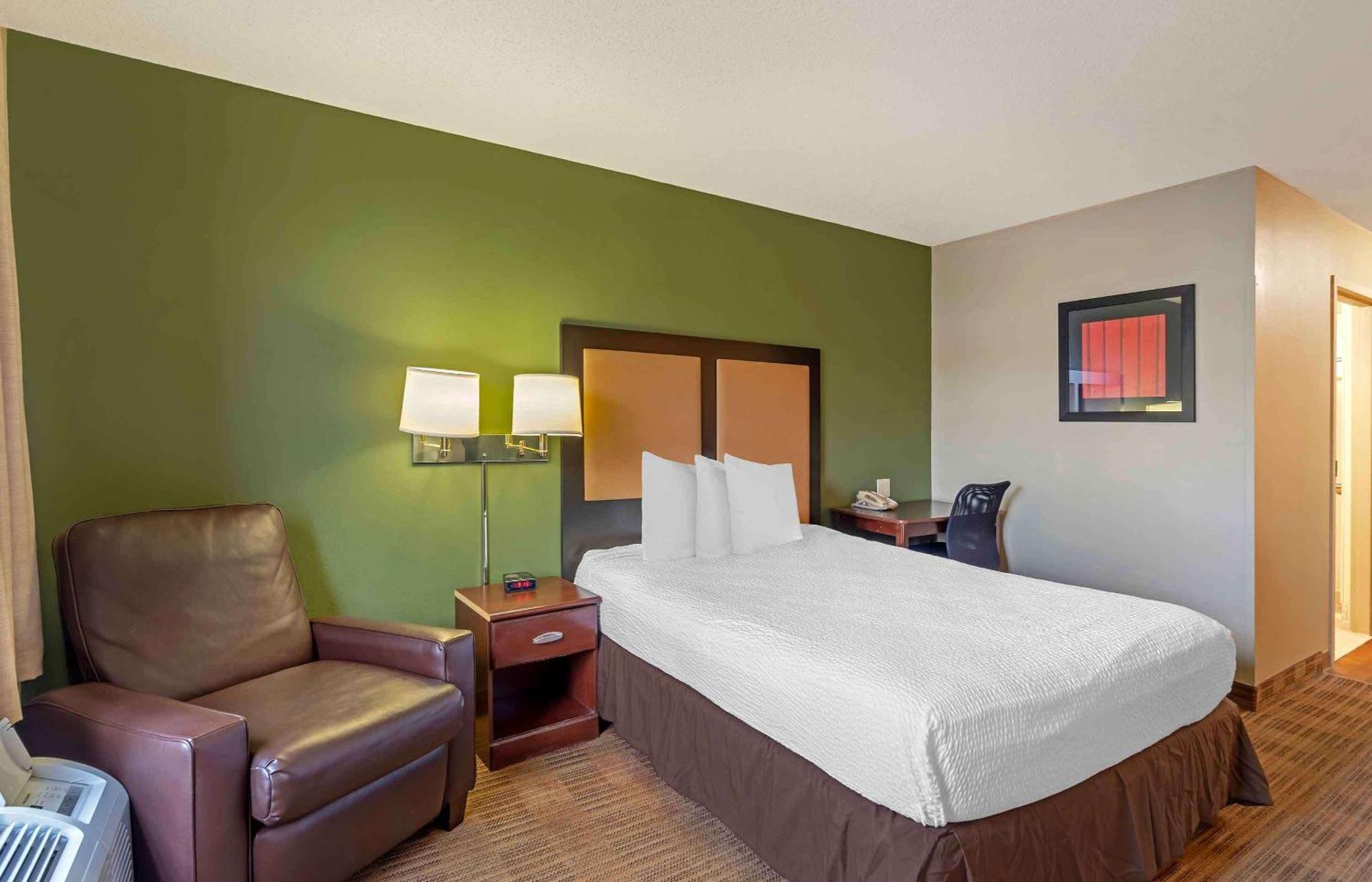 Extended Stay America Suites - Chicago - Woodfield Mall Schaumburg Exterior photo