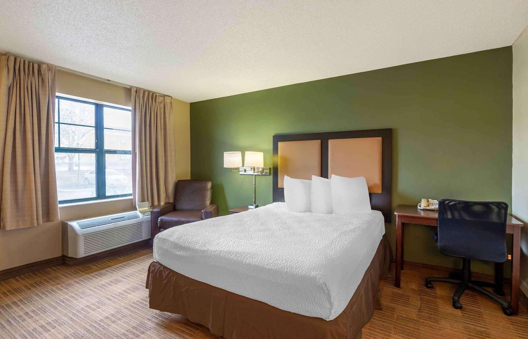 Extended Stay America Suites - Chicago - Woodfield Mall Schaumburg Exterior photo