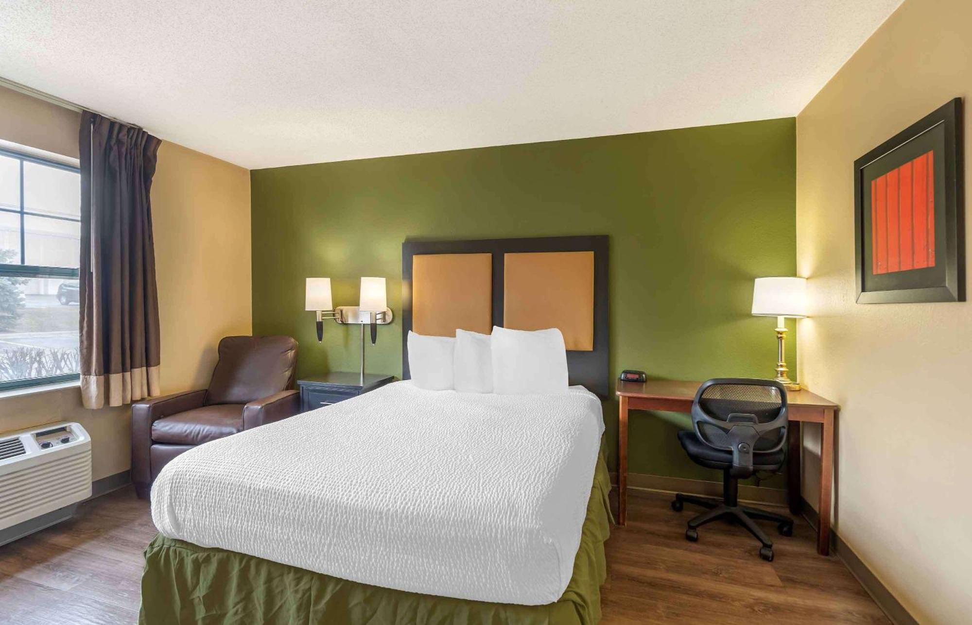 Extended Stay America Suites - Chicago - Woodfield Mall Schaumburg Exterior photo